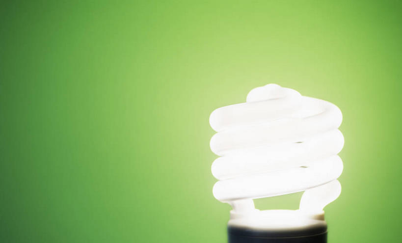 无人,横图,室内,特写,白天,正面,节能,静物,照明,绿色背景,阴影,环保,光线,灯泡,螺旋,影子,灯光,灯,节能灯,一个,灯具,摄影,影棚,能源,单个,照亮,低碳,照明工具,荧光灯,螺旋管节能灯,螺旋状,彩图,影棚拍摄,螺旋形,螺旋形状,螺旋型,拍摄