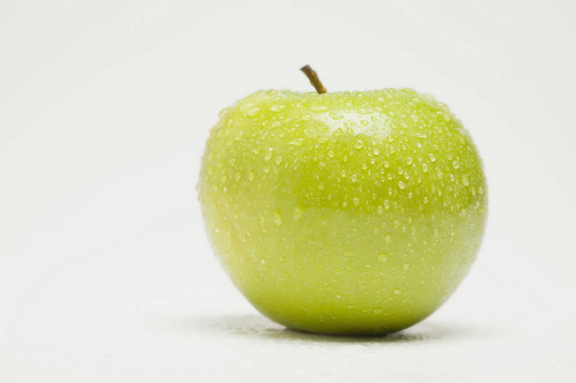 无人,横图,室内,特写,白天,白色背景,正面,苹果,水果,阴影,新鲜,反射,影子,生食,食品,果实,食物,一个,绿色,青苹果,摄影,有机食品,绿色食品,影棚,单个,彩图,影棚拍摄,拍摄