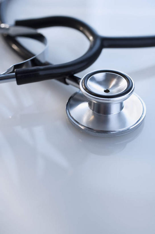 无人,竖图,俯视,室内,特写,白天,静物,阴影,朦胧,模糊,反射,影子,一个,听诊器,摄影,影棚,单个,医疗设备,医疗器械,医疗工具,检测工具,彩图,高角度拍摄,影棚拍摄,拍摄