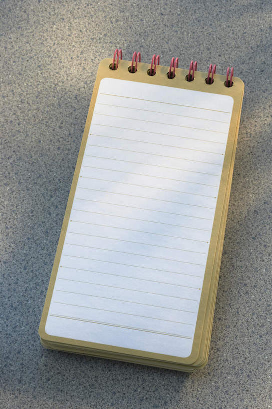 无人,竖图,俯视,室外,特写,白天,静物,阴影,反射,影子,记事本,一个,本子,笔记本,单个,彩图,高角度拍摄