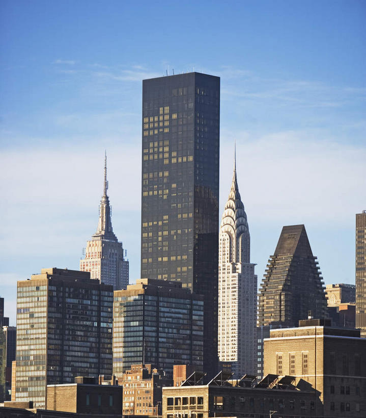 无人,高楼大厦,竖图,室外,白天,仰视,旅游,度假,标志建筑,城市,大厦,地标,建筑,摩天大楼,纽约,美国,阴影,光线,影子,云,云朵,曼哈顿,云彩,娱乐,建设,蓝色,白云,蓝天,天空,阳光,天,享受,休闲,旅游胜地,放松,晴朗,北美,北美洲,美洲,克莱斯勒大厦,纽约州,帝国之州,帝国州,克莱斯勒大楼,北亚美利加洲,亚美利加洲,斯勒大厦,晴空,彩图,低角度拍摄,大楼,高层建筑,高楼,摩天楼,曼哈顿岛