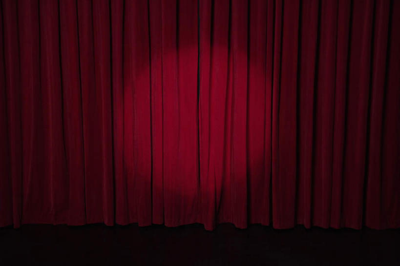 无人,竖图,室内,特写,白天,正面,静物,阴影,光线,影子,灯光,红色,帷幕,帷幔,幕布,幕帘,帷幔布,彩图,追光