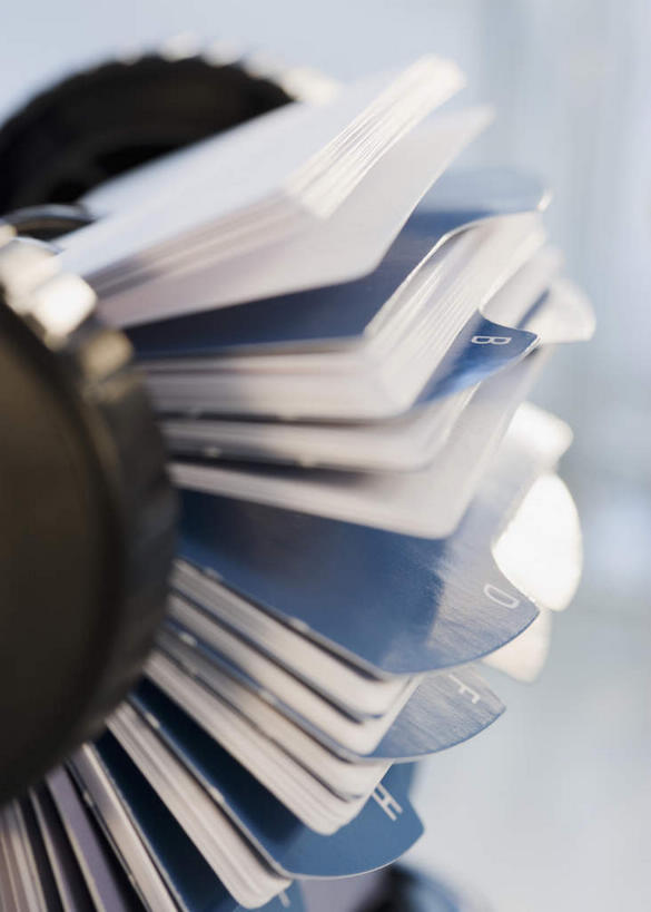 无人,竖图,室内,特写,白天,正面,静物,名片,许多,阴影,朦胧,模糊,反射,信息,影子,塑料,联系,架子,卡片,塑料制品,身份,名刺,名帖,交往,彩图,商业