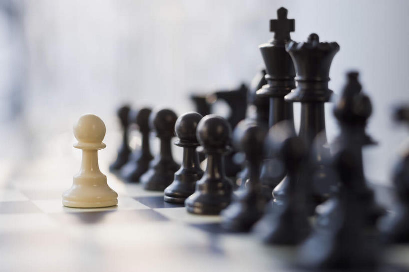 无人,传教士,横图,室内,特写,白天,正面,游戏,快乐,比赛,竞争,静物,许多,阴影,朦胧,模糊,反射,影子,玩,娱乐,排列,象棋,休闲,棋子,棋盘,国际象棋,益智,活动,国王,发泄,消遣,智力,皇后,宣泄,摆列,主教,象,玩耍,嬉戏,彩图,兵,后,近卫军,王,布列,分列