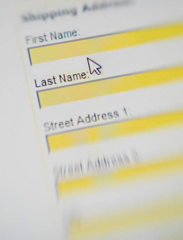 无人,竖图,室内,特写,白天,正面,购物,消费,显示器,朦胧,模糊,网络,英文,标志,屏幕,文字,字符,字母,表格,方向,输入,标识,显示屏,箭头,黄色,金融,英文字母,指向,付款,网购,选购,贸易,输出设备,簇,血拼,彩图