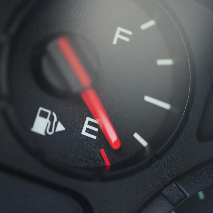 无人,方图,室内,特写,白天,正面,英文,标志,文字,字符,字母,指针,标识,红色,黑色,运输,摄影,影棚,能源,英文字母,燃料,资源,能量,仪表盘,汽油,量表,燃油,彩图,影棚拍摄,拍摄