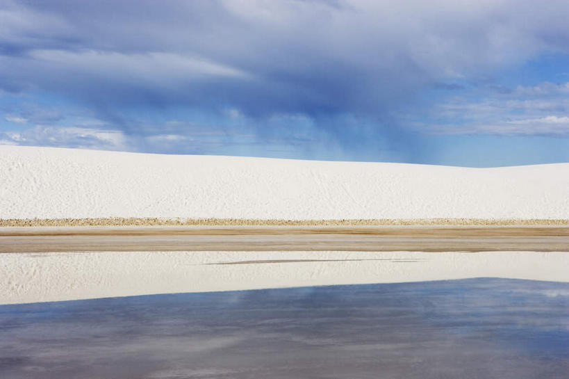 无人,横图,室外,白天,正面,旅游,度假,湖,湖泊,美景,沙漠,山,山脉,水,美国,阴影,光线,影子,湖面,景观,山峰,水流,水面,云,云朵,山峦,云彩,娱乐,蓝色,白云,蓝天,天空,阳光,自然,湖水,群山,天,享受,休闲,景色,放松,晴朗,北美,北美洲,自然风光,美洲,新墨西哥,新墨西哥州,北亚美利加洲,亚美利加洲,迷人之地,迷人之州,阿拉莫戈多,大漠,砂漠,晴空,彩图