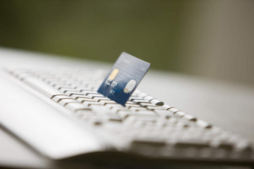 无人,横图,俯视,室内,特写,白天,信用卡,键盘,静物,阴影,朦胧,模糊,反射,影子,输入设备,通讯设备,一个,卡,储蓄卡,单个,通信设备,银行卡,彩图,高角度拍摄