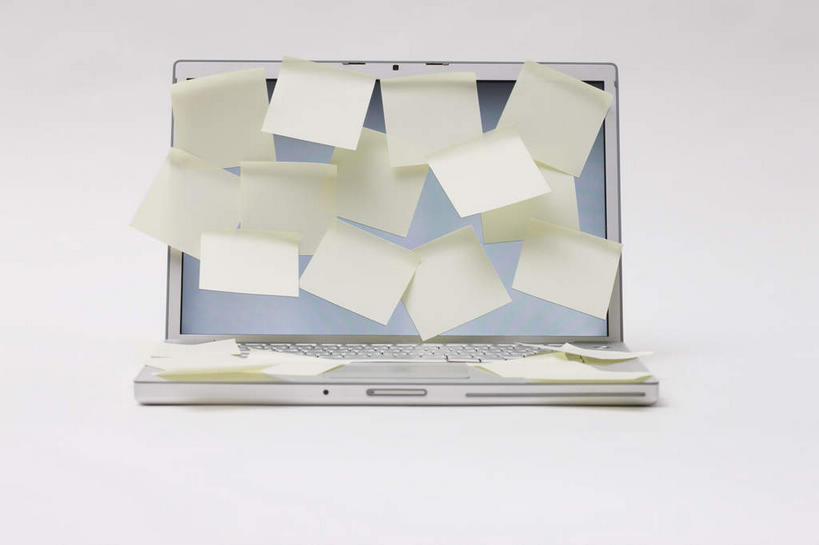 无人,横图,室内,特写,白天,白色背景,正面,电脑,笔记本电脑,静物,粘性,网络,办公用品,便利贴,便签,通讯设备,文具,摄影,影棚,办公设备,文具用品,记事,无线,通信设备,无线网络,无线上网,便携式电脑,快捷,文化工具,方便,N次贴,便条贴,告诉贴,即时贴,手提电脑,彩图,影棚拍摄,拍摄