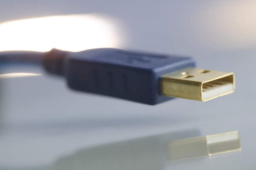 无人,横图,室内,特写,白天,正面,数据,静物,朦胧,模糊,电力,传输,电线,线,电能,线路,USB接口,通用串行总线,电,电源,电源线,接口,端口,能量,彩图