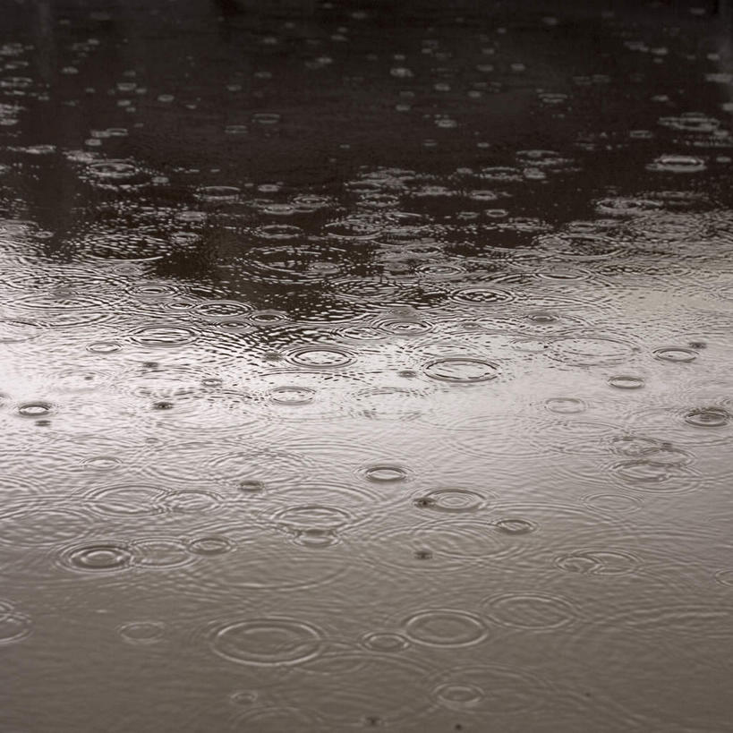 无人,方图,俯视,室外,特写,白天,水,雨,暴雨,大雨,阴影,飞溅,溅,反射,液体,影子,水滴,水珠,细雨,喷洒,小雨,彩图,高角度拍摄