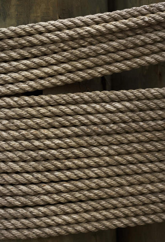 无人,码头,竖图,室外,特写,白天,正面,港口,静物,柱子,一个,单个,缆绳,系船柱,缆绳桩,缆绳柱,系缆桩,彩图,摆渡口,埠头,渡口,渡头,港湾,海港,货运码头,口岸,商港