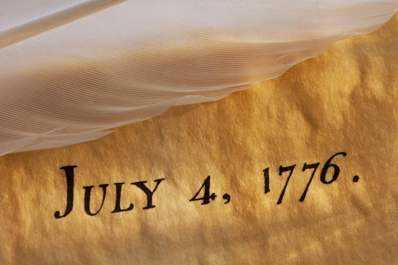 无人,横图,俯视,室内,特写,白天,静物,阴影,反射,英文,标志,材料,档案,数字,文件,文字,影子,纸,字符,字母,标识,手稿,资料,阿拉伯数字,英文字母,公文,证明,文档,独立宣言,彩图,高角度拍摄,美国独立宣言,文献,文书