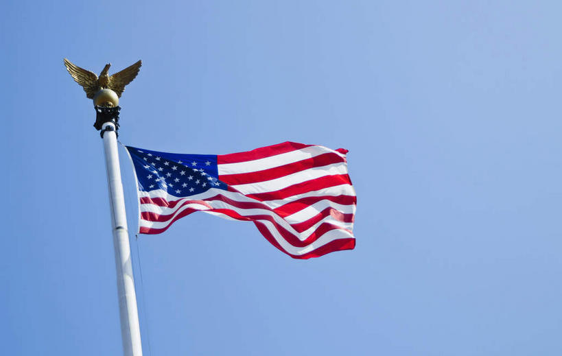 无人,横图,室外,白天,仰视,旗帜,国旗,美国,阴影,飘扬,光线,旗杆,影子,首都,星条旗,蓝色,蓝天,天空,阳光,天,美国国旗,晴朗,飘逸,北美,北美洲,飞扬,美洲,华盛顿特区,万里无云,华盛顿哥伦比亚特区,华府,北亚美利加洲,亚美利加洲,旗,晴空,晴空万里,彩图,低角度拍摄,美利坚合众国国旗