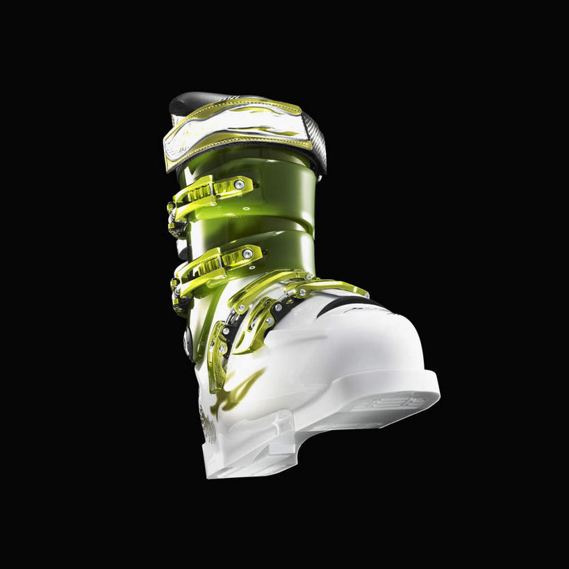 无人,方图,室内,特写,白天,正面,静物,阴影,黑色背景,反射,影子,运动器械,一只,绿色,健身器械,摄影,影棚,滑雪鞋,健身器材,滑雪装备,彩图,影棚拍摄,拍摄,运动器材