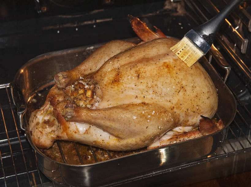 无人,横图,俯视,室内,特写,白天,烹饪,烘焙,鸡,厨具,金属制品,阴影,节日,庆祝,反射,金属,烤盘,影子,火鸡,烤火鸡,文化,家禽,架子,一只,动物,刷子,庆典,牲畜,纪念,烹饪用具,感恩节,冷却,七面鸟,吐绶鸡,冷却架,烹调用具,烹调,彩图,高角度拍摄,烧烤刷