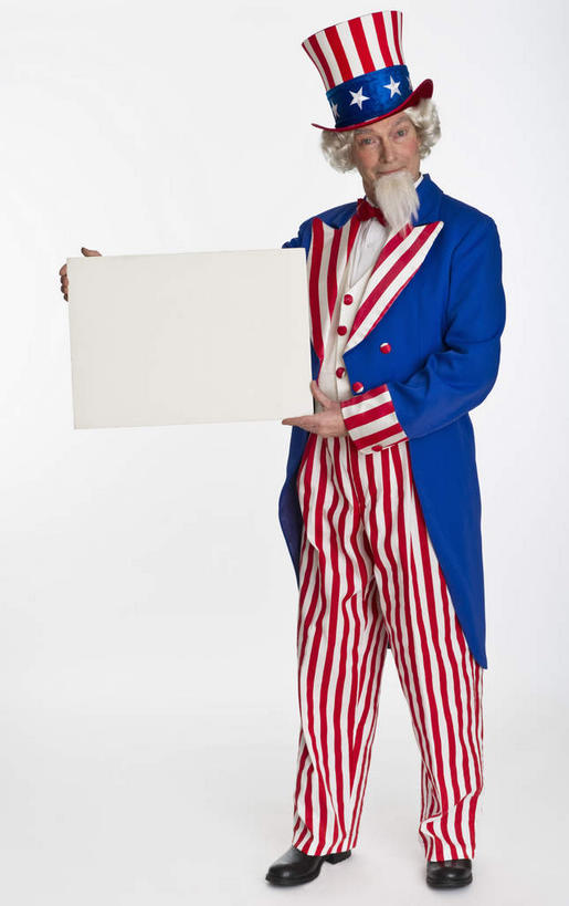 西方人,胡须,一个人,站,竖图,室内,白天,白色背景,正面,指示牌,旗帜,国旗,帽子,欧洲,欧洲人,仅一个男性,仅一个人,握,阴影,服装,反射,标志,广告牌,影子,注视,礼帽,标识,星条旗,衣服,观察,看,站着,仅一个老年男性,握着,美国国旗,摄影,服饰,影棚,观看,察看,衣着,穿着,关注,表演服,演出服,山姆大叔,一顶,衣饰,道具服,老年男性,男人,男性,白种人,山羊胡,胡子,旗,站立,彩图,全身,影棚拍摄,拍摄,美利坚合众国国旗