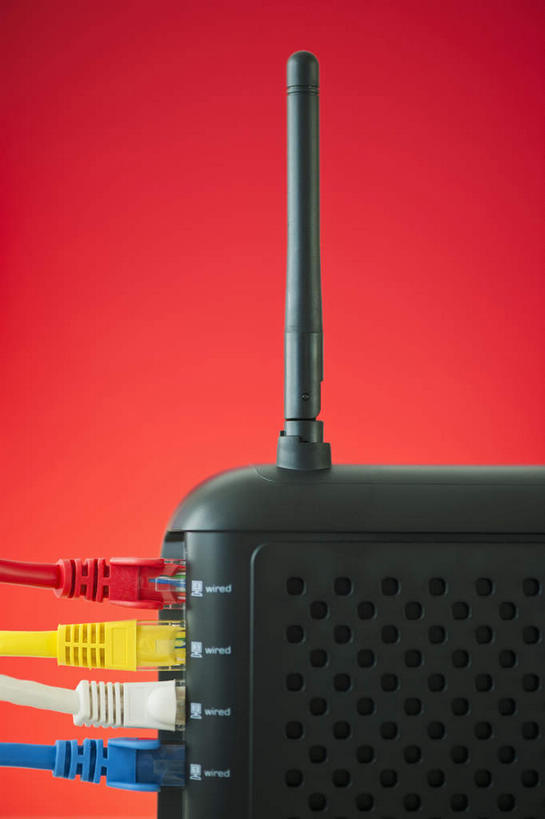 无人,竖图,室内,特写,白天,正面,通讯,数据,天线,科技,静物,一排,许多,阴影,红色背景,朦胧,模糊,整齐,反射,传输,网络,信息,影子,通讯设备,排列,通信,创意,摄影,影棚,网线,队列,通信设备,水晶头,路由器,线缆,彩图,影棚拍摄,拍摄,网关设备