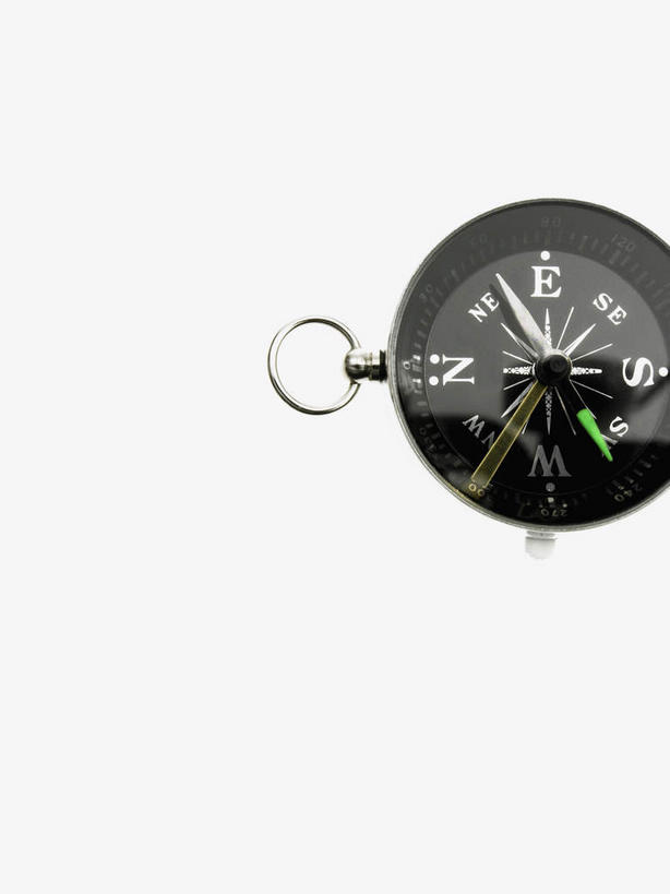 无人,竖图,室内,特写,白天,白色背景,正面,仪器,科技,海底,静物,阴影,反射,科学,影子,方向,历史,文化,一个,祈祷,指示,许愿,摄影,宗教,地理,信仰,影棚,单个,罗盘,祈求,吉祥,科学技术,指向,风水,司南,阴阳,发明,天池,吉凶,吉利,晦气,不祥,倒霉,霉运,恶兆,凶险,顶针,玻璃盖,磁针,海底线,罗经,罗盘针,内盘,日圭,基准,外盘,园柱形外盒,平安,彩图,影棚拍摄,拍摄,地质