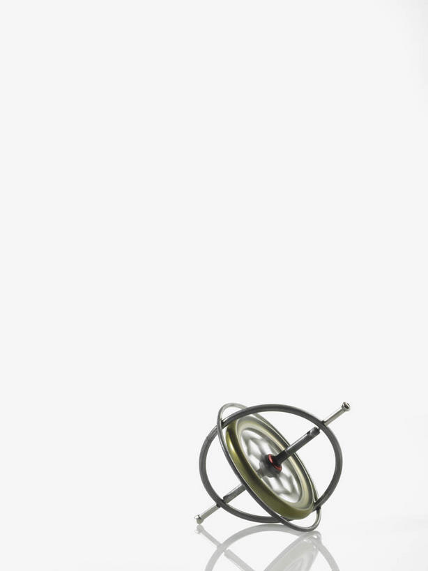 无人,竖图,室内,特写,白天,白色背景,正面,静物,金属制品,阴影,反射,金属,影子,一个,陀螺,摄影,影棚,单个,陀螺仪,回转仪,回转,回转效应,彩图,影棚拍摄,拍摄