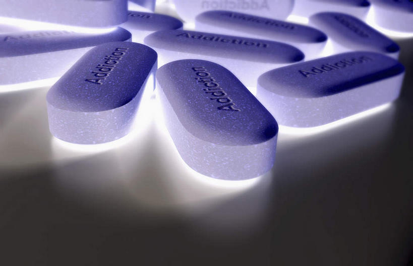 无人,横图,室内,特写,白天,正面,安全,许多,黑色背景,药剂,药丸,防护,药片,紫色,药品,治疗,保护,药物,医疗,保险,预防,平安,彩图