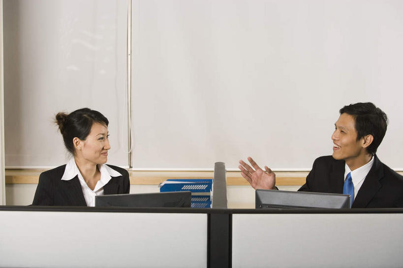 东方人,两个人,商务人士,商务男性,商务女性,办公室,说,横图,室内,白天,正面,衬衫,讨论,亚洲,阴影,套装,光线,影子,黄种人,商务装,工薪阶层,交流,男人,男性,年轻男性,年轻女性,女人,女性,亚洲人,白领,上班族,沟通,讲话,交谈,商讨,说话,谈话,半身,彩图,衬衣