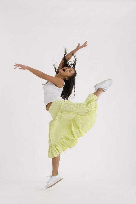 东方人,一个人,跳舞者,站,举,竖图,室内,白天,白色背景,侧面,裙子,跳舞,兴奋,亚洲,仅一个年轻女性,仅一个女性,仅一个人,连衣裙,抬腿,黄种人,绿色,托,站着,摄影,影棚,欢快,喜悦,欢腾,舞姿,庆幸,尤物,年轻女性,女人,女性,亚洲人,舞蹈家,舞蹈演员,舞者,举起,举手,举着,向上举,向上伸,向上托,站立,彩图,全身,影棚拍摄,高兴,欢乐,开心,愉快,拍摄,舞蹈,佳丽,丽人,美人