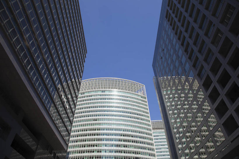 无人,高楼大厦,横图,室外,白天,仰视,度假,美景,窗户,落地窗,城市风光,标志建筑,城市,大厦,地标,建筑,摩天大楼,北京,中国,亚洲,一排,许多,阴影,整齐,并列,并排,光线,影子,景观,首都,很多,娱乐,建设,玻璃窗,排列,蓝色,蓝天,天空,阳光,天,享受,休闲,景色,放松,晴朗,队列,平行,玻璃幕墙,东亚,万里无云,中华人民共和国,北京市,京,北平,华北地区,西城区,晴空,晴空万里,彩图,低角度拍摄,大楼,高层建筑,高楼,摩天楼,复兴门