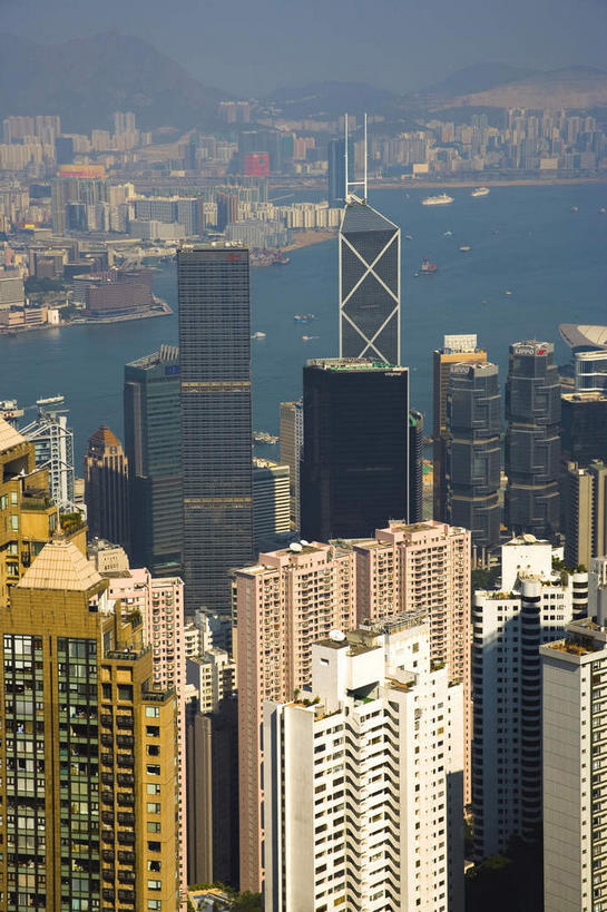 无人,家,高楼大厦,竖图,俯视,航拍,室外,白天,度假,海浪,海洋,美景,城市风光,标志建筑,城市,大厦,地标,建筑,摩天大楼,香港,中国,亚洲,阴影,光线,影子,房屋,屋子,景观,浪花,公寓,建筑群,娱乐,建设,洋房,楼房,住宅,维多利亚港,中环,中银大厦,阳光,海水,享受,休闲,景色,放松,港,鸟瞰,海景,东亚,维多利亚湾,香港岛,香港特别行政区,港澳台,中华人民共和国,港岛,花园道,维港,中西区,大海,风浪,海,海水的波动,近岸浪,涌浪,彩图,高角度拍摄,房子,大楼,高层建筑,高楼,摩天楼