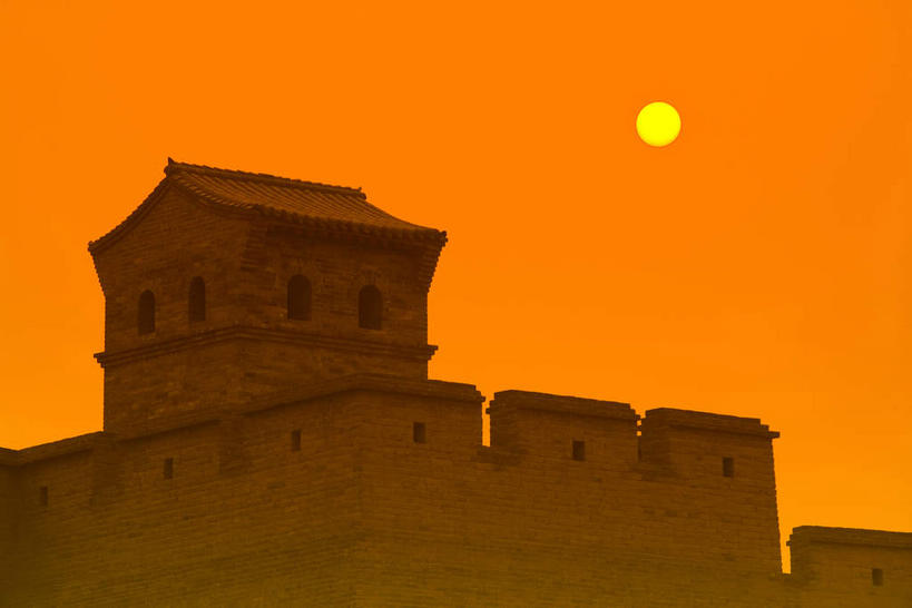 无人,横图,室外,白天,仰视,旅游,度假,名胜古迹,日落,标志建筑,城市,地标,建筑,平遥,中国,亚洲,阴影,遗迹,光线,影子,墙,晚霞,霞光,落日,古迹,文物,娱乐,建设,城墙,古建筑,墙壁,墙面,阳光,黄昏,享受,休闲,旅游胜地,彩霞,放松,城楼,坚硬,防御,古文明,东亚,山西,山西省,中华人民共和国,华北地区,门楼,晋,晋中,晋中市,夕照,薄暮,坚固,平遥县,夕阳,彩图,低角度拍摄,傍晚,斜阳,平遥古城,平遥古镇