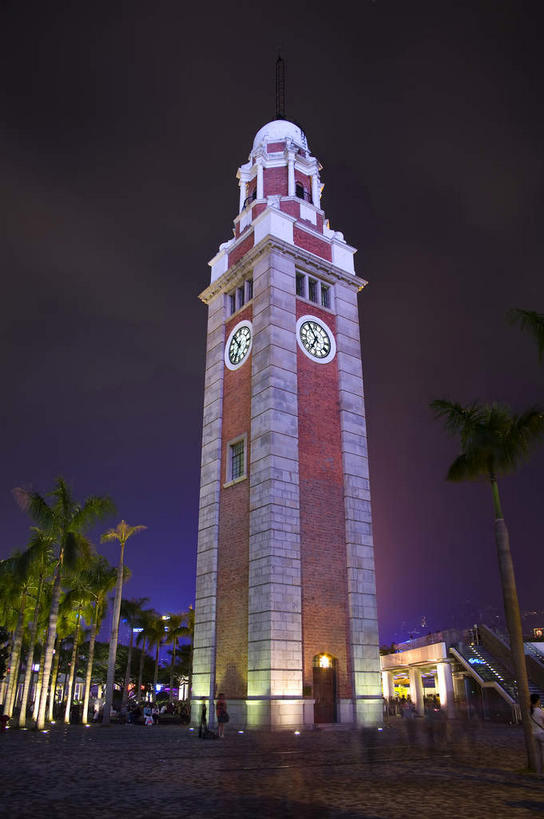 无人,高楼大厦,竖图,室外,夜晚,仰视,度假,美景,植物,城市风光,标志建筑,城市,大厦,地标,建筑,路灯,摩天大楼,夜景,照明,香港,中国,亚洲,阴影,时间,光线,时钟,影子,景观,钟楼,灯光,计时,娱乐,建设,灯,树,树木,绿色,自然,钟表,享受,休闲,表,景色,放松,生长,成长,照亮,港,照明设备,东亚,九龙,尖沙咀,香港特别行政区,港澳台,中华人民共和国,塔钟,九龙半岛,油尖旺区,尖沙嘴,钟,彩图,低角度拍摄,大楼,高层建筑,高楼,摩天楼,尖沙咀海滨花园,尖沙咀海旁,前九广铁路钟楼,尖沙咀钟楼