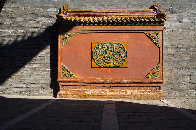 无人,横图,室外,白天,正面,旅游,度假,绘画,名胜古迹,标志建筑,道路,地标,建筑,路,雕塑,中国,亚洲,阴影,遗迹,艺术,装饰,光线,雕刻,雕像,浮雕,影子,墙,小路,交通,古迹,文化,文物,娱乐,建设,古建筑,墙壁,墙面,石板路,阳光,工艺品,享受,休闲,墓地,旅游胜地,放松,纪念,美术,坟墓,陵墓,主题,陈列,坟场,古文明,东亚,辽宁,辽宁省,沈阳,中华人民共和国,省会,功能,美学,沈阳市,辽,东北地区,画画,彩图,北陵,清昭陵,昭陵,浅浮雕