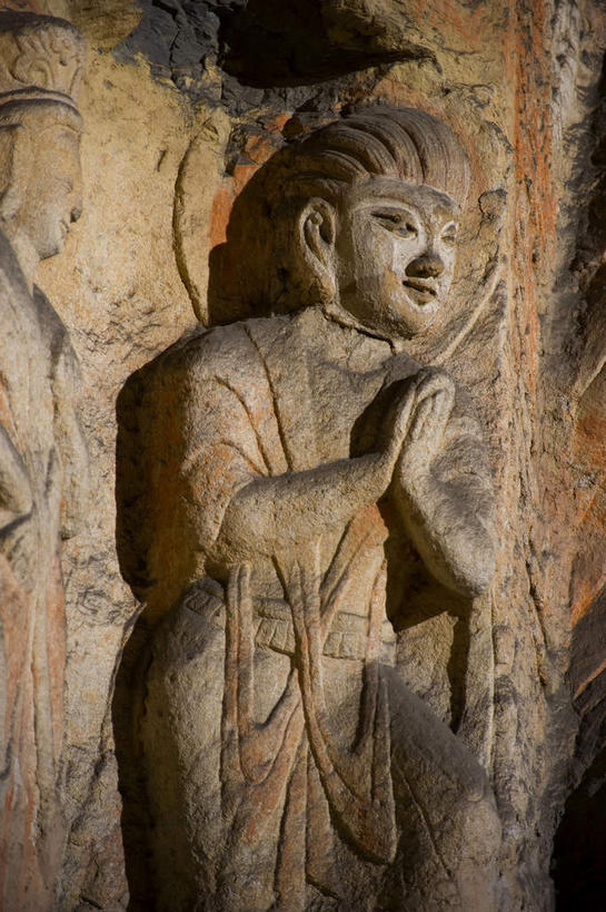 东方人,一个人,无人,站,竖图,室内,白天,正面,民族服装,旅游,度假,名胜古迹,标志建筑,地标,建筑,雕塑,大同,云岗石窟,中国,亚洲,仅一个男性,仅一个人,阴影,服装,节日,遗迹,艺术,装饰,反射,雕刻,雕像,影子,墙,洞,注视,黄种人,古迹,文化,文物,娱乐,建设,古建筑,石雕,墙壁,墙面,仅一个年轻男性,衣服,工艺品,观察,看,祈祷,站着,享受,休闲,健康,旅游胜地,放松,许愿,宗教,服饰,洞穴,佛教,信仰,观看,纪念,祈求,美术,察看,衣着,穿着,关注,主题,陈列,古文明,东亚,山西,山西省,穴,云冈石窟,中华人民共和国,华北地区,功能,美学,晋,大同市,衣饰,释教,平安,男人,男性,年轻男性,亚洲人,站立,半身,彩图,传统服装,民俗服