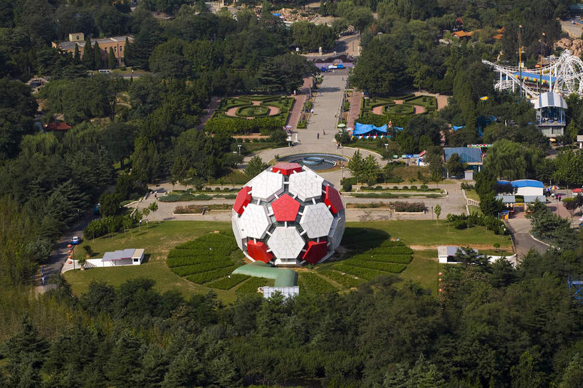 无人,公园,横图,俯视,航拍,室外,白天,度假,草地,草坪,美景,植物,城市风光,城市,道路,路,雕塑,大连,中国,亚洲,阴影,艺术,装饰,光线,雕刻,雕像,影子,景观,小路,交通,娱乐,草,树,树木,一个,绿色,阳光,自然,工艺品,享受,休闲,景色,放松,生长,单个,成长,纪念,美术,鸟瞰,主题,陈列,东亚,辽宁,辽宁省,大连市,劳动公园,中华人民共和国,功能,美学,辽,东北地区,彩图,高角度拍摄,大连劳动公园