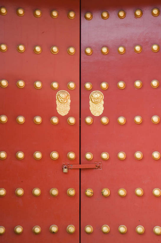 无人,故宫,宫殿,竖图,室外,特写,白天,正面,门,静物,北京,中国,亚洲,一排,许多,整齐,装饰,并列,并排,首都,很多,排列,两个,红色,把手,门把手,门框,紫禁城,金色,华丽,修饰,门把,点缀,宫廷,队列,平行,东亚,中华人民共和国,东城区,北京市,京,北平,华北地区,衬托,美观,雅致,雅观,王宫,拉手,彩图,全画面,全框架,全帧,故宫博物院,皇宫,北京紫禁城,北京故宫,全画幅,加固,门钉