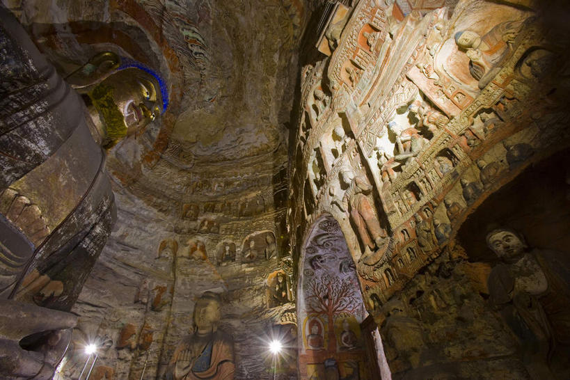 无人,横图,室内,白天,仰视,旅游,度假,石头,名胜古迹,标志建筑,地标,建筑,雕塑,大同,云岗石窟,中国,亚洲,阴影,节日,遗迹,艺术,装饰,光线,雕刻,雕像,石子,影子,洞,灯光,古迹,文化,文物,娱乐,建设,古建筑,工艺品,祈祷,享受,休闲,健康,旅游胜地,放松,许愿,宗教,洞穴,佛教,信仰,纪念,祈求,美术,主题,陈列,古文明,东亚,山西,山西省,穴,云冈石窟,中华人民共和国,华北地区,功能,美学,晋,大同市,释教,平安,石块,岩石,彩图,低角度拍摄