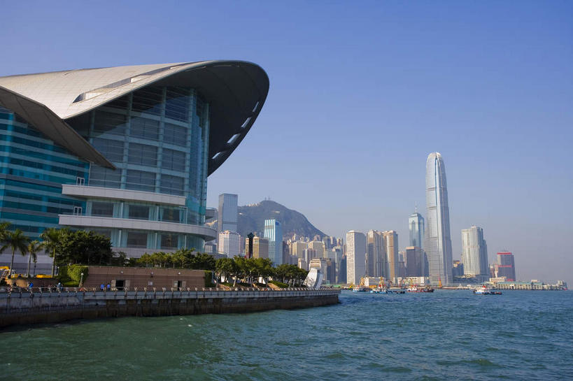 无人,家,高楼大厦,横图,室外,白天,正面,度假,海浪,海洋,美景,窗户,落地窗,城市风光,标志建筑,城市,大厦,地标,建筑,摩天大楼,香港,中国,亚洲,一排,许多,阴影,整齐,并列,并排,光线,影子,房屋,屋子,景观,浪花,云,云朵,建筑群,很多,云彩,娱乐,建设,楼房,玻璃窗,住宅,排列,蓝色,白云,蓝天,天空,阳光,海水,天,享受,休闲,景色,放松,晴朗,港,队列,平行,玻璃幕墙,海景,东亚,香港会议展览中心,湾仔,金紫荆广场,香港岛,香港特别行政区,港澳台,中华人民共和国,湾仔区,金紫荆花广场,香港会展中心,香港金紫荆广场,港岛,大海,风浪,海,海水的波动,近岸浪,涌浪,晴空,彩图,房子,大楼,高层建筑,高楼,摩天楼