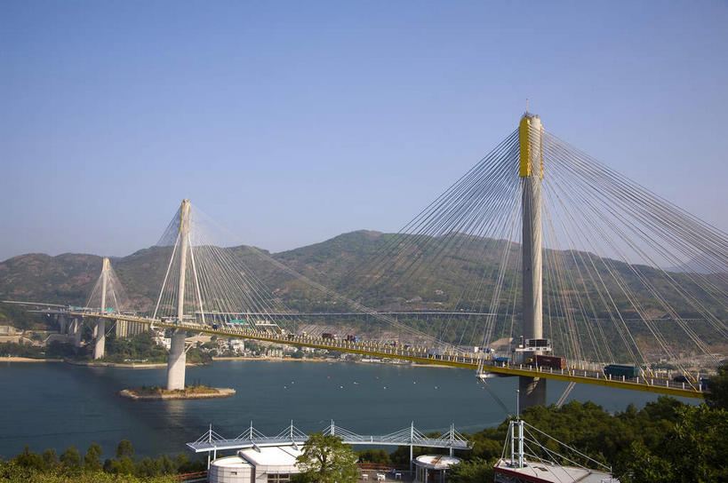 无人,横图,室外,白天,正面,旅游,度假,海浪,海洋,山,山脉,植物,标志建筑,大桥,地标,建筑,桥梁,香港,中国,亚洲,阴影,光线,影子,柱子,浪花,山峰,斜拉桥,桥,山峦,娱乐,建设,树,树木,蓝色,绿色,蓝天,天空,阳光,自然,海水,群山,天,享受,休闲,旅游胜地,放松,生长,晴朗,成长,港,海景,东亚,万里无云,香港特别行政区,港澳台,中华人民共和国,香港青马大桥,斜张桥,大海,风浪,海,海水的波动,近岸浪,涌浪,晴空,晴空万里,彩图,青马大桥