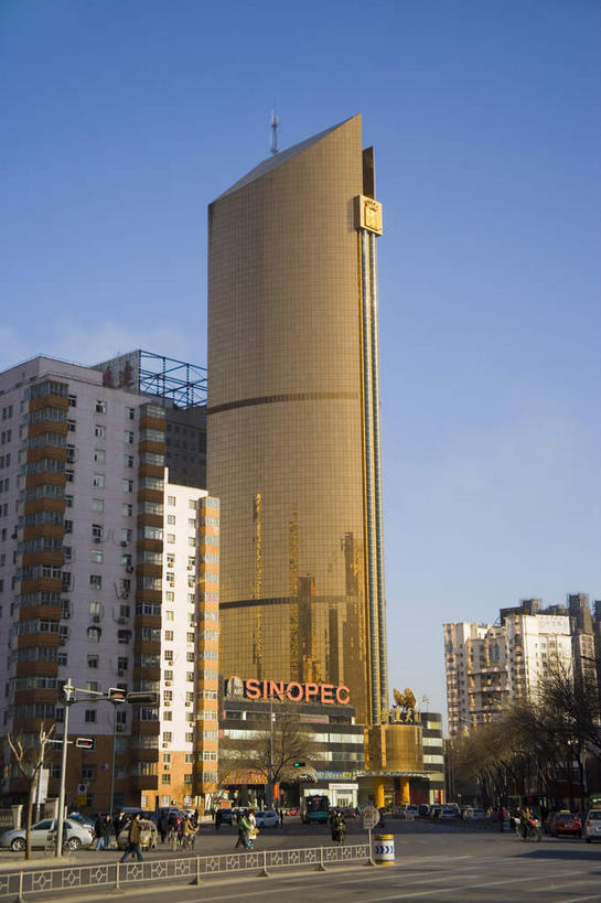 无人,家,高楼大厦,竖图,室外,白天,仰视,旅游,度假,窗户,落地窗,标志建筑,大厦,道路,地标,建筑,路,摩天大楼,公路,天津,中国,亚洲,一排,许多,阴影,整齐,并列,并排,光线,影子,房屋,屋子,分界线,停车线,交通,很多,娱乐,建设,楼房,玻璃窗,住宅,排列,蓝色,倒影,蓝天,天空,阳光,天,享受,休闲,金色,旅游胜地,放松,晴朗,车行道,车行道分界线,倒映,队列,标线,平行,玻璃幕墙,东亚,车行线,万里无云,中华人民共和国,华北地区,天津市,和平区,河西区,反照,晴空,晴空万里,马路,彩图,低角度拍摄,房子,大楼,高层建筑,高楼,摩天楼,津,金皇大厦,小白楼,小白楼地区