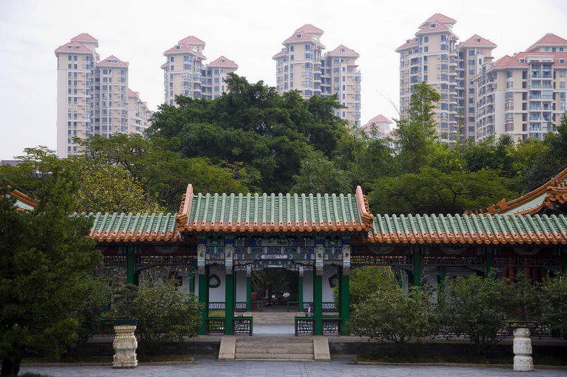 无人,家,高楼大厦,宫殿,横图,室外,白天,正面,旅游,度假,名胜古迹,植物,标志建筑,大厦,地标,建筑,摩天大楼,中国,亚洲,阴影,遗迹,光线,瓦片,影子,柱子,房屋,屋顶,屋檐,屋子,公寓,顶棚,古迹,文物,娱乐,建设,古建筑,洋房,楼房,檐,住宅,树,树木,绿色,天空,阳光,自然,天,享受,休闲,旅游胜地,放松,生长,成长,宫廷,古文明,东亚,广东,珠海,广东省,中华人民共和国,华南地区,粤,珠海市,王宫,彩图,房子,大楼,高层建筑,高楼,皇宫,摩天楼,圆明新园