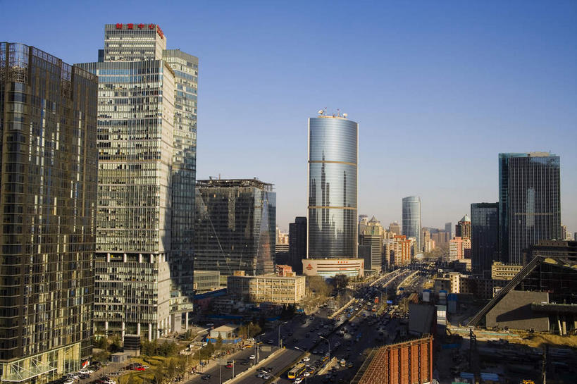 东方人,高楼大厦,走,横图,俯视,航拍,室外,白天,度假,美景,窗户,落地窗,城市风光,城市,大厦,道路,建筑,路,摩天大楼,公路,汽车,北京,中国,亚洲,一排,许多,行人,阴影,服装,整齐,并列,并排,光线,标志,文字,影子,字符,景观,交通,首都,很多,许多人,注视,休闲装,黄种人,娱乐,标识,建设,路人,玻璃窗,车,排列,衣服,蓝色,倒影,蓝天,天空,阳光,交通工具,轿车,天,观察,看,一群人,享受,休闲,休闲服,汉字,景色,放松,服饰,晴朗,观看,察看,倒映,鸟瞰,队列,关注,中文,载具,平行,玻璃幕墙,京广中心,东亚,万里无云,中华人民共和国,北京市,京,北平,华北地区,国文,华文,反照,过客,男人,男性,年轻男性,年轻女性,女人,女性,亚洲人,晴空,晴空万里,马路,步行,散步,走路,半身,彩图,高角度拍摄,大楼,高层建筑,高楼,摩天楼,北京CBD,北京商务中心区,中国北京大北窑,北京财富中心