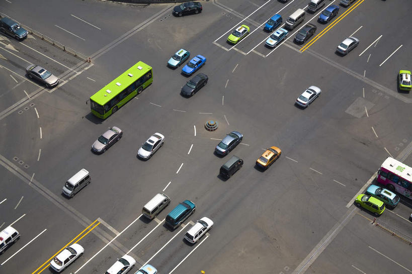 无人,横图,俯视,室外,白天,度假,美景,城市风光,城市,道路,路,公路,汽车,中国,亚洲,一排,许多,阴影,曲折,弯曲,整齐,并列,并排,光线,影子,景观,分界线,停车线,交通,很多,娱乐,车,排列,阳光,交通工具,轿车,享受,休闲,景色,放松,蜿蜒,车行道,车行道分界线,队列,载具,标线,平行,东亚,车行线,湖南,湖南省,中华人民共和国,省会,华中地区,长沙,长沙市,湘,马路,彩图,高角度拍摄,芙蓉区,贺龙体育场,湖南省劳动人民体育场