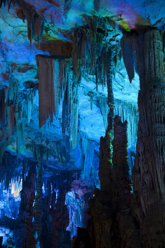 无人,竖图,室内,白天,正面,旅游,度假,石头,美景,桂林,中国,亚洲,纹路,纹理,洞,景观,娱乐,蓝色,自然,享受,休闲,景色,放松,洞穴,广西,自然风光,东亚,钟乳石,穴,石钟乳,广西壮族自治区,肌理,中华人民共和国,桂林市,桂,华南地区,石块,岩石,彩图,芦笛岩