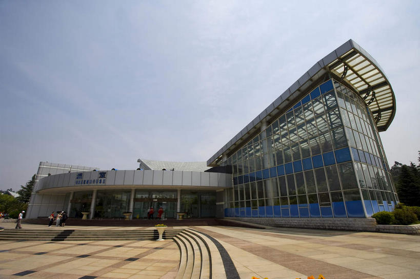 无人,家,横图,室外,白天,仰视,度假,美景,树林,植物,窗户,楼梯,城市风光,城市,道路,路,昆明,中国,亚洲,一排,许多,阴影,整齐,光线,影子,柱子,房屋,阶梯,墙,屋子,景观,云,云朵,小路,交通,很多,云彩,娱乐,楼房,云南,玻璃窗,墙壁,墙面,台阶,住宅,树,树木,排列,蓝色,绿色,白云,蓝天,天空,阳光,自然,天,享受,休闲,景色,放松,生长,晴朗,成长,队列,昆明市,东亚,世博园,云南省,中华人民共和国,省会,西南地区,滇,晴空,彩图,低角度拍摄,房子,昆明世界园艺博览会,昆明世界园艺博览园,世界园艺博览园