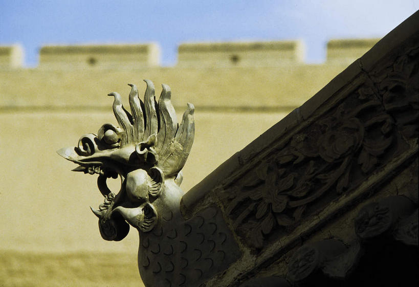 无人,横图,室外,特写,白天,仰视,旅游,度假,名胜古迹,标志建筑,地标,建筑,雕塑,长城,中国,亚洲,阴影,朦胧,模糊,遗迹,艺术,装饰,光线,雕刻,雕像,影子,墙,古迹,文物,娱乐,建设,城墙,古建筑,墙壁,墙面,一个,蓝色,蓝天,天空,阳光,工艺品,天,享受,休闲,旅游胜地,放松,城楼,晴朗,单个,纪念,坚硬,美术,主题,万里长城,防御,陈列,古文明,东亚,甘肃,甘肃省,嘉峪关,万里无云,中华人民共和国,功能,美学,门楼,西北地区,甘,嘉峪关市,坚固,晴空,晴空万里,彩图,低角度拍摄,嘉峪关长城