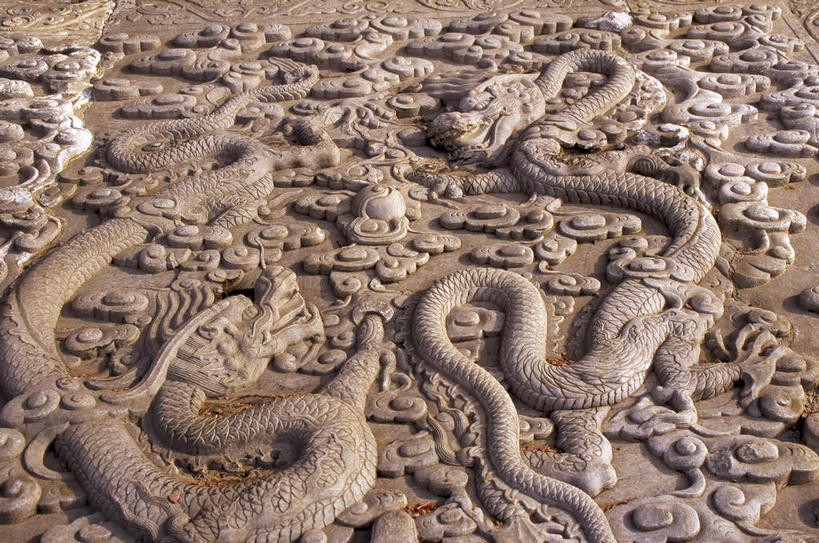 无人,横图,俯视,室外,白天,成功,雕塑,两条,阴影,弯曲,艺术,装饰,光线,龙,雕刻,雕像,影子,云,云朵,地面,云彩,注视,祥云,白云,阳光,工艺品,观察,看,观看,纪念,美术,吉祥,察看,高贵,关注,主题,图腾,传说,陈列,功能,美学,吉利,祥瑞,灵兽,权势,尊荣,幸运,半身,彩图,高角度拍摄