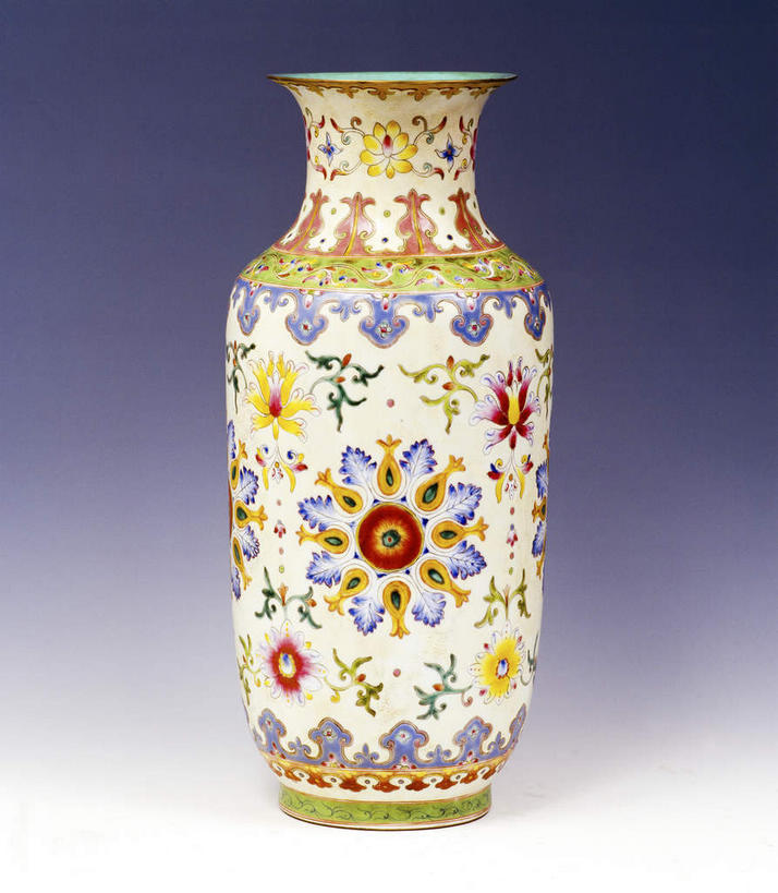 无人,竖图,室内,特写,白天,正面,绘画,静物,花瓶,蓝色背景,艺术,纹路,纹理,陶瓷,陶瓷制品,古典,文化,一个,瓶子,工艺品,品味,摄影,影棚,单个,美术,高雅,国画,水墨画,肌理,美学,水墨,彩图,影棚拍摄,拍摄,中国画