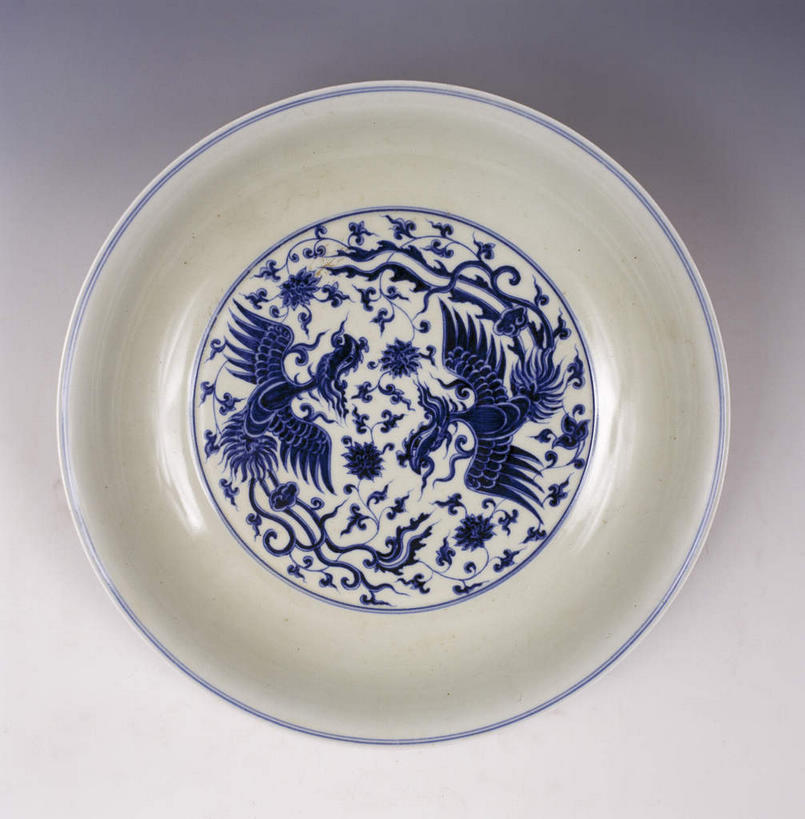 无人,竖图,俯视,室内,特写,白天,桌面,桌子,静物,餐具,灰色背景,艺术,纹路,瓷器,碟子,盘,纹理,手工艺品,文化,传统,一个,盘子,工艺品,碟,摄影,影棚,单个,青花瓷,高雅,摄影棚,肌理,自信心,品位,磁器,白地青花瓷,青花,彩图,高角度拍摄,影棚拍摄,拍摄