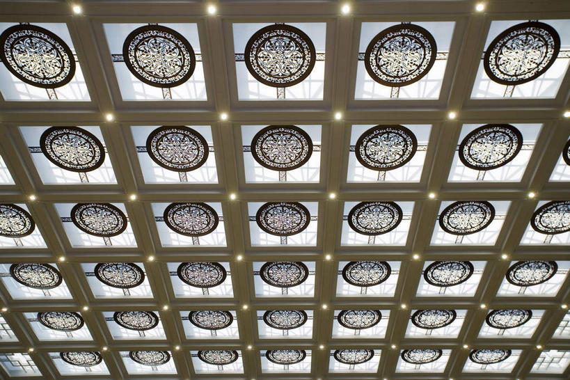 无人,博物馆,横图,室内,特写,白天,仰视,旅游,度假,天花板,标志建筑,地标,建筑,照明,中国,亚洲,一排,许多,阴影,研究,整齐,并列,并排,光线,方格,格子,影子,灯光,很多,教育,娱乐,建设,顶灯,灯,排列,灯具,享受,休闲,旅游胜地,放松,展览,照亮,照明设备,队列,欣赏,平行,陈列,东亚,宁夏,银川,首府,中华人民共和国,西北地区,银川市,宁夏回族自治区,宁,典藏,彩图,低角度拍摄,宁夏博物馆,宁夏回族自治区博物馆