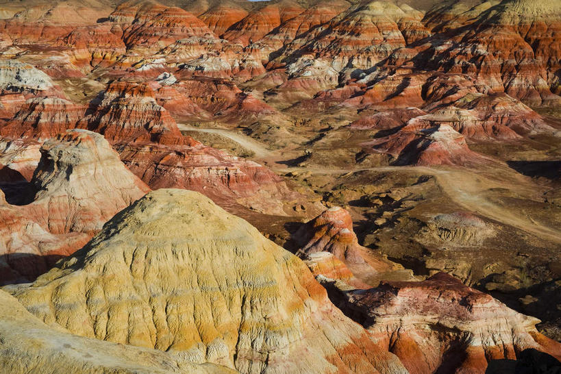 无人,横图,俯视,室外,白天,旅游,度假,石头,美景,山,山脉,峡谷,中国,亚洲,阴影,光线,纹路,石子,纹理,影子,景观,山峰,悬崖,山谷,山峦,娱乐,阳光,自然,群山,享受,休闲,景色,放松,岩层,自然风光,东亚,新疆,肌理,中华人民共和国,绝壁,新疆维吾尔自治区,西北地区,石块,岩石,彩图,高角度拍摄,准噶尔,准噶尔盆地,新,五彩湾,准噶尔盆地五彩城
